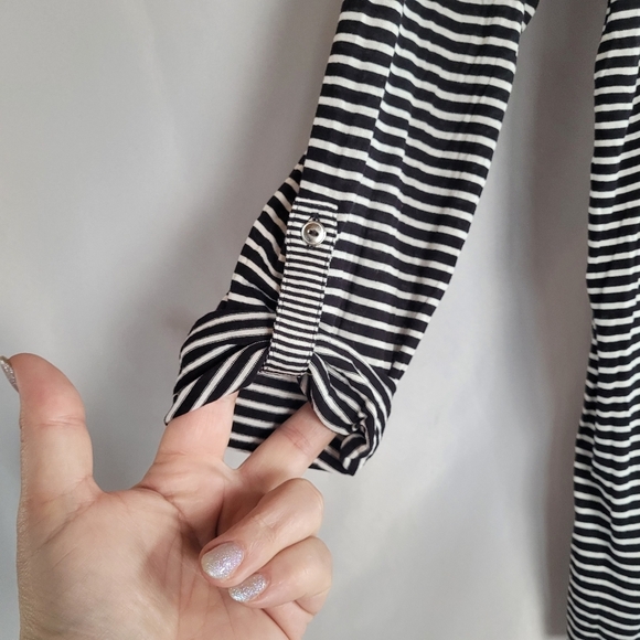 Liz Claiborne NWT Striped Rolltab Sleeve Vneck Tunic 100% Rayon Women's Size M - Picture 2 of 9